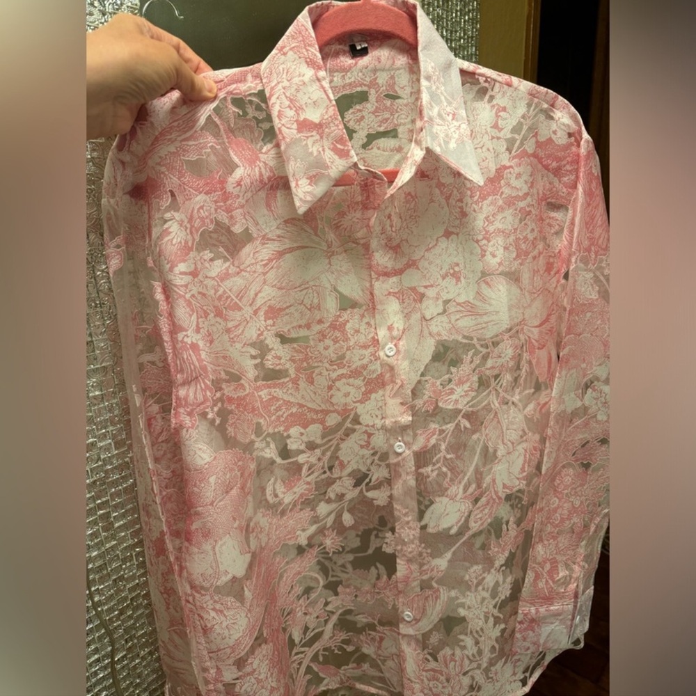 Clearly Pink Floral Inlay Organza Top, With Collar, Button Down $89 $285 |